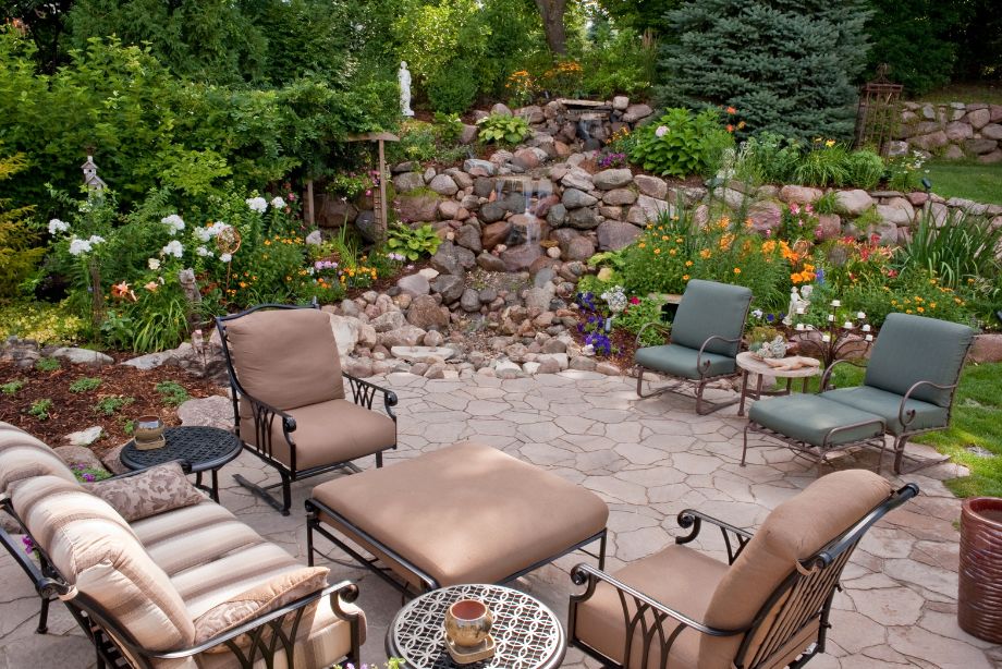 Comment utiliser des pierres pour sublimer votre jardin ?