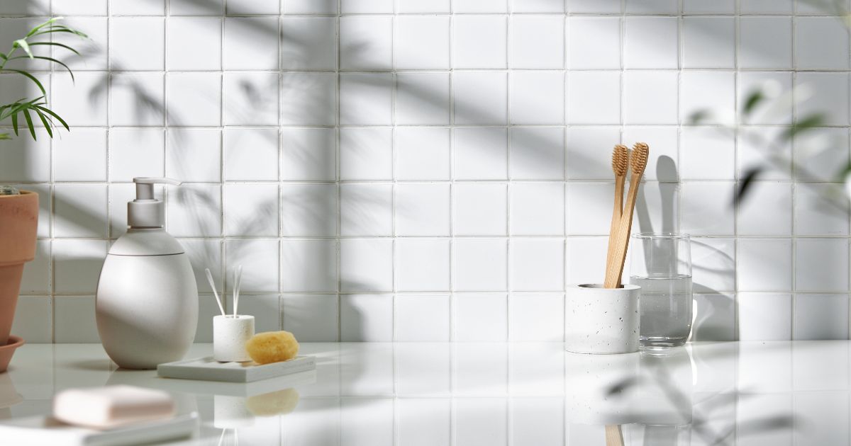 Le blanc épuré pour la salle de bain, c'est fini : voici la nouvelle couleur tendance pour décorer la salle d'eau