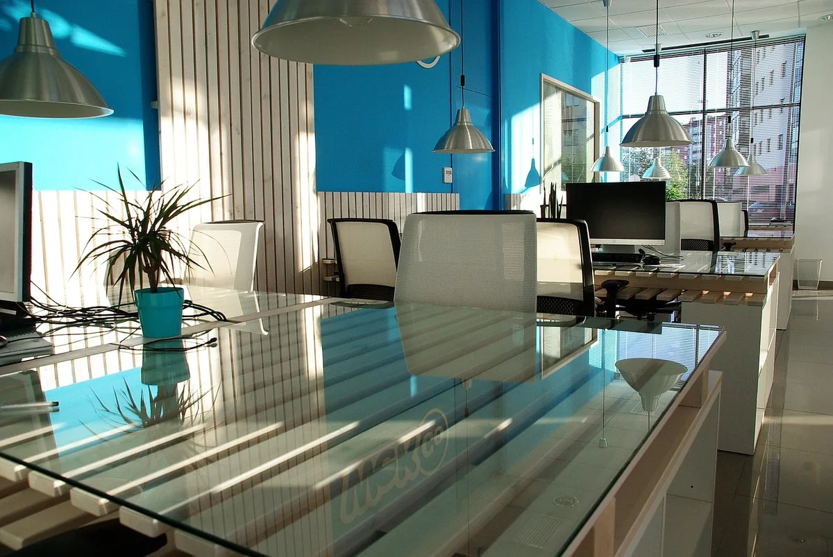 Remplacement d’un luminaire par un modèle simple et lumineux